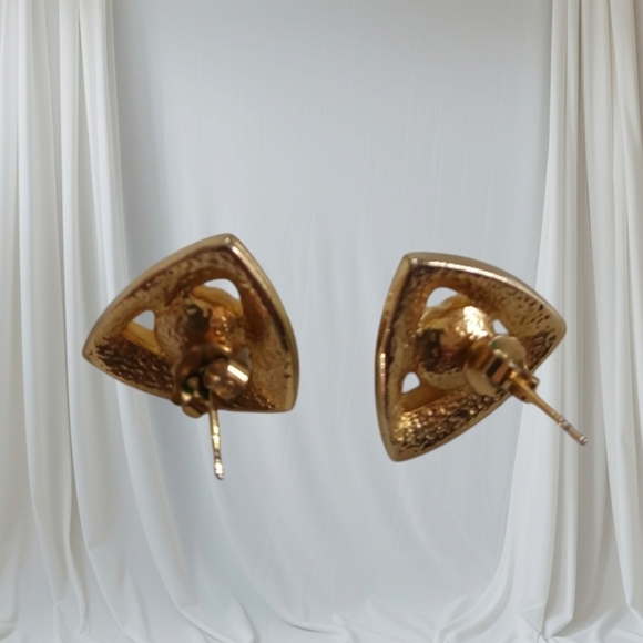 Vintage Gold Tone Pearl Gemstone Stud Earrings - Picture 3 of 9